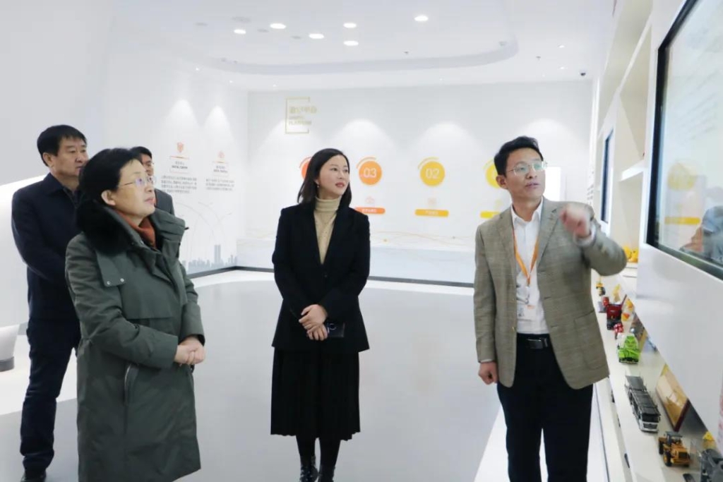 1640841753027074610.jpg 烟台市政协主席朱秀香一行莅临捷瑞数字调研指导工作