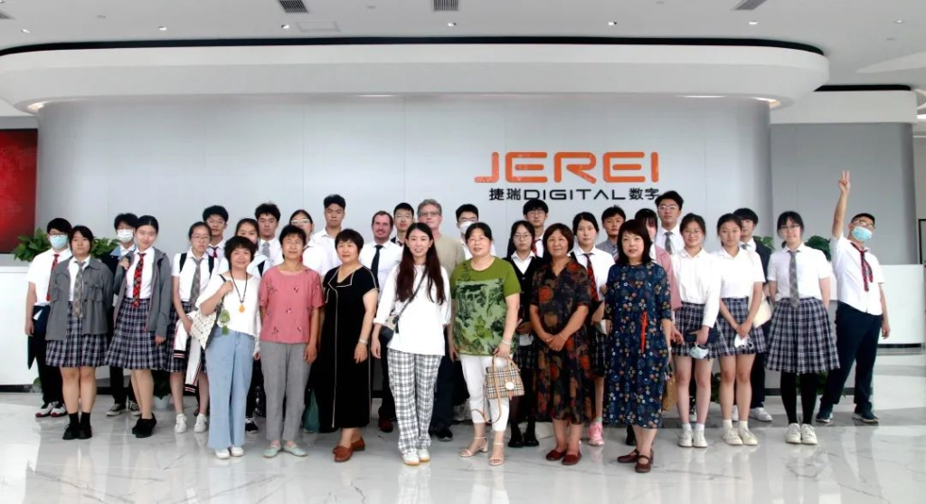 ��̨һ�й��ʲ�ʦ�����ý������ֲι�ѧϰ