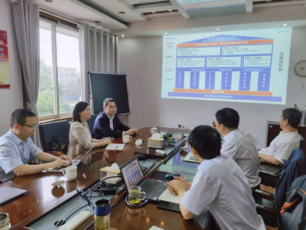 数字中国行 | 捷瑞数字总裁牟文青一行到访柳工集团开展交流调研工作