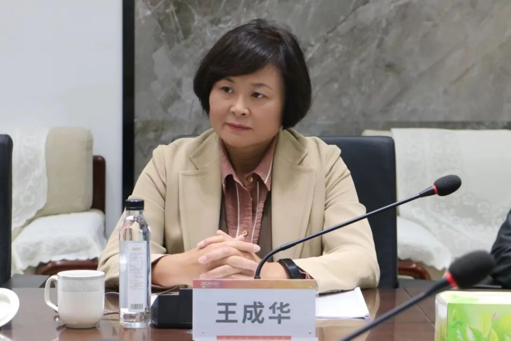 ���ǻ�����Բ�����ͬ�Ļ㡱�״�ר�����ֻ�ڽ������־���