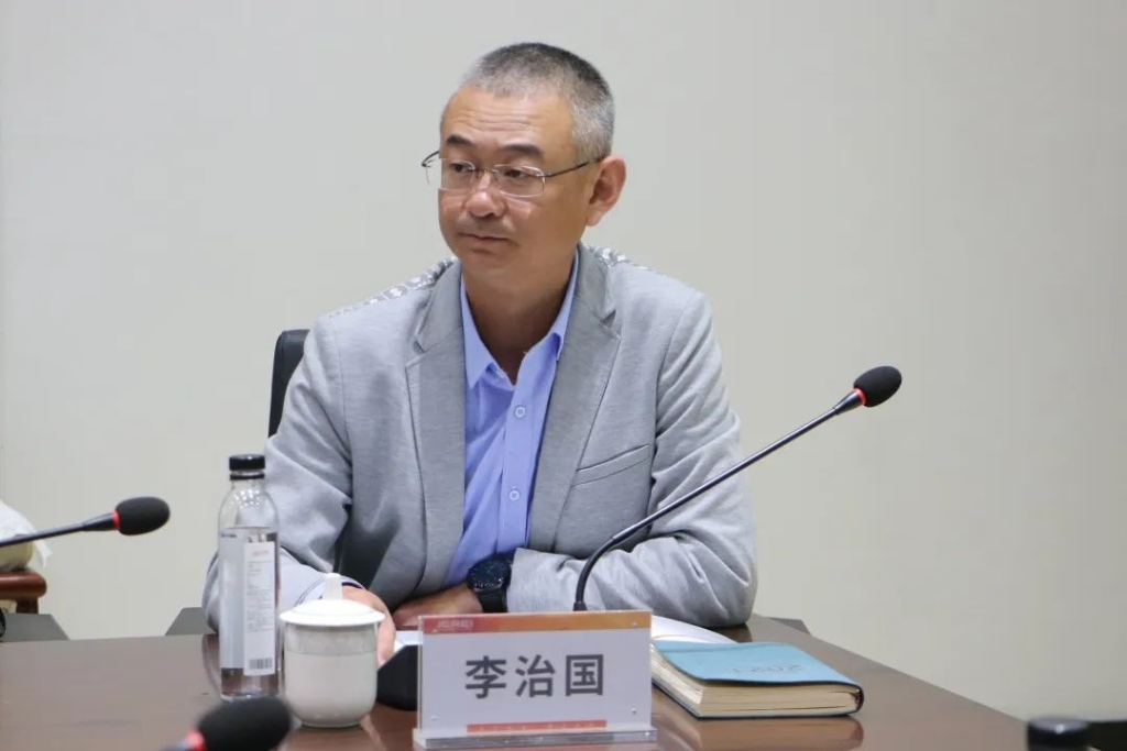 ���ǻ�����Բ�����ͬ�Ļ㡱�״�ר�����ֻ�ڽ������־���