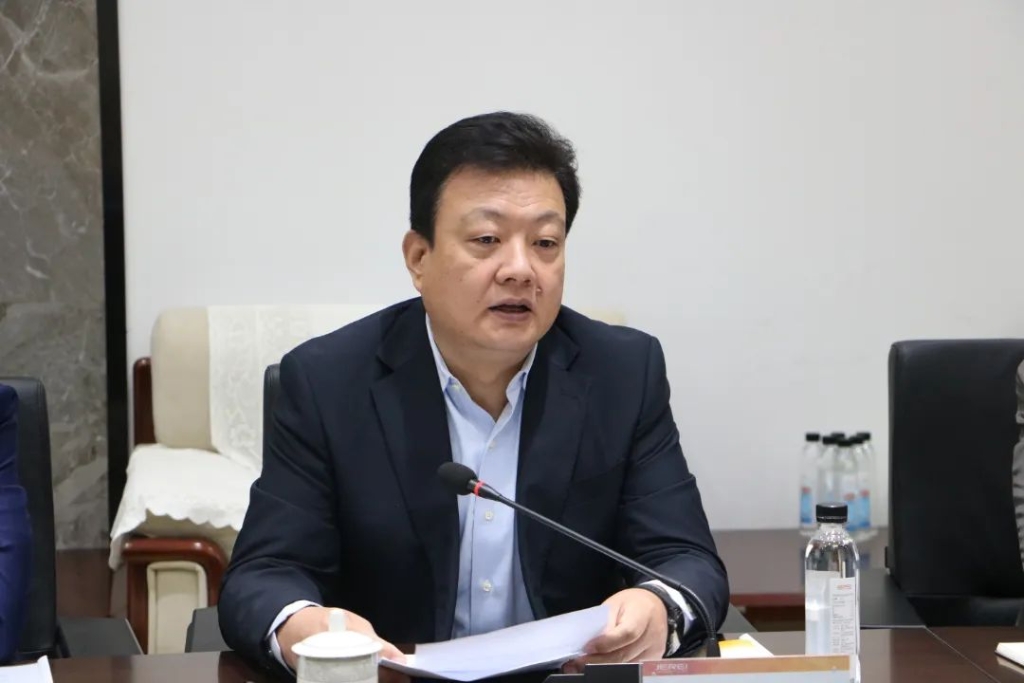 ���ǻ�����Բ�����ͬ�Ļ㡱�״�ר�����ֻ�ڽ������־���